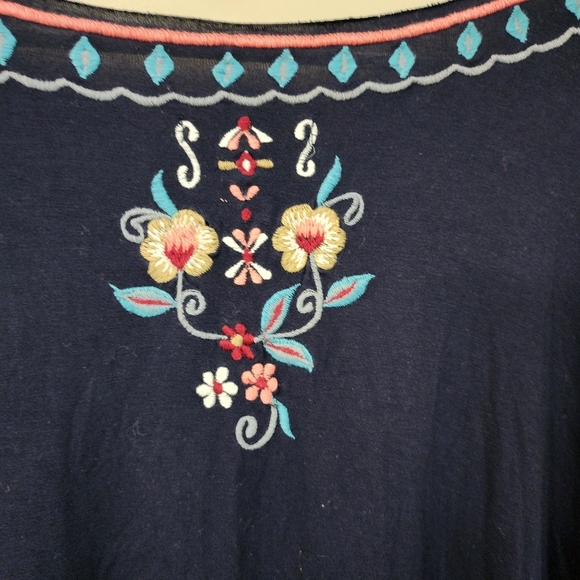 Caite Size S Embroidered Navy Top Floral Athleta Tunic Batwing Sleeves - Picture 4 of 9